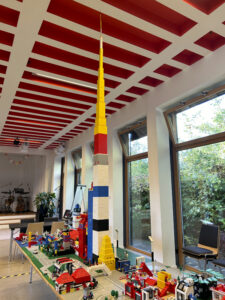 Beispiel für Bausteinewelten - Blick auf eine aus Klemmbausteinen gebaute Stadt