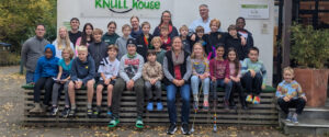 Gruppenfoto der Kinder und Mitarbeitenden bei der Jungscharfreizeit 2025